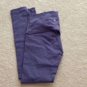 Women’s Size 4 Lululemon leggings in lavender. Great condition.